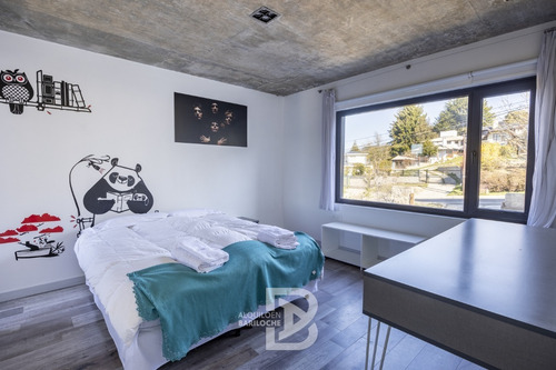 Imagen 23 de 28 de Alquiler Casa En Bariloche. 7 Pax. Vista Al Lago + Cine + Hidromasaje. 202.