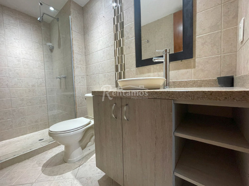 Apartamento En Arriendo En Loma Del Escobero. Cod A776204