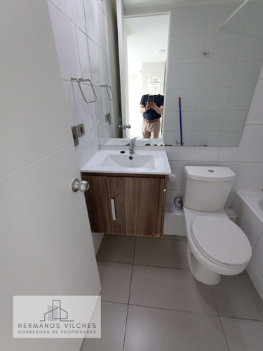 Dpto. 2 Dorm / 2 Baños / 1 Est. Metro San Alberto Hurtado L1