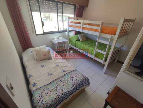 Imagen 15 de 27 de Apartamento En Venta 2 Dormitorios, Frente A Playa El Emir
