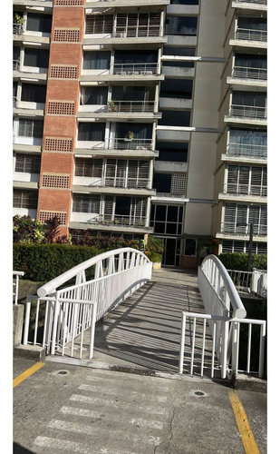 Se Vende Apto 69m2 2h/2b/2p Macaracuay 1114