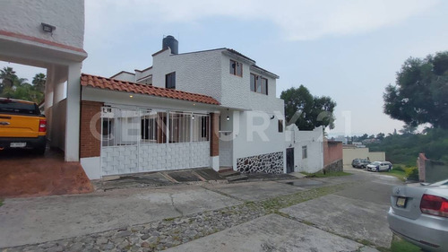 Casa En Venta En  Lomas Tzompantle, Cuernavaca Morelos.