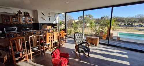 Casa 5 Dormitorios Y Pileta En Causana