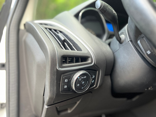 Ford Focus Focus Hatch SE 1.6 16V TiVCT PowerShift