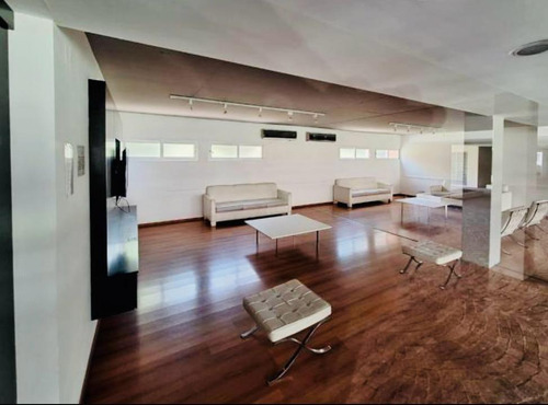 Departamento En Venta En San Isidro - Vias/rolon