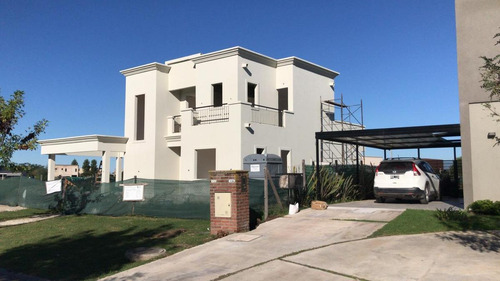 Casa - El Canton