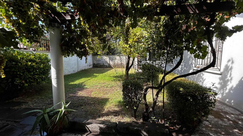 Amplia Casa En Villa Macul