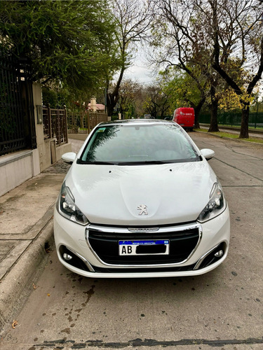 Peugeot 208 1.6 Allure