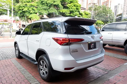 Toyota Fortuner Sr 2.4 At 4x2 2023
