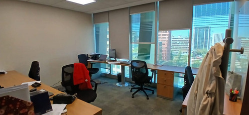 Excelente Oficina Habilitada Y Amoblada De 220m2 En Arriendo
