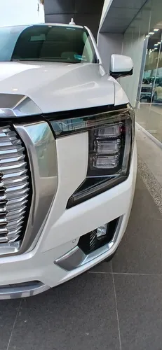 GMC Yukon DENALI 10 VEL AWD AT