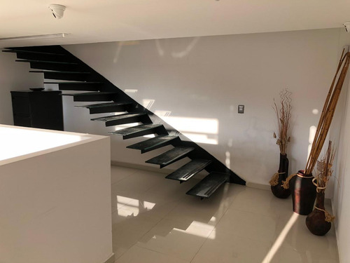 Imagen 3 de 20 de Local Comercial En Venta O Renta, Con Cubiculos Y Tapanco, En Cumbres Del Lago, Juriquilla Queretaro.