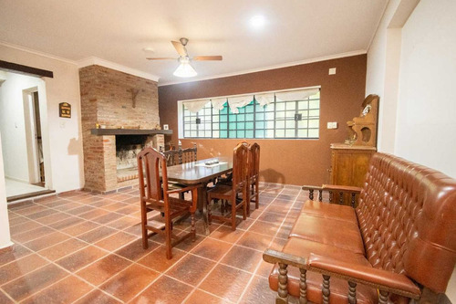 Venta Casa 4 Dormitorios Pileta Y Parque Colastine