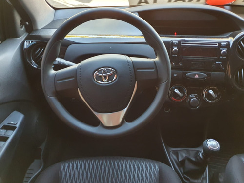 Imagen 2 de 20 de Toyota Etios X 1.5 0km 2023