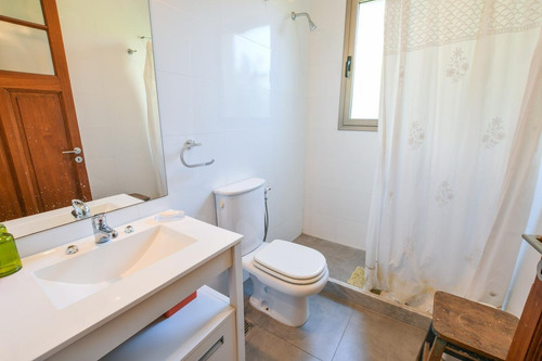 Casa De 5 Dormitorios En Venta Con Pileta - Barrio Cerrado - Aldea