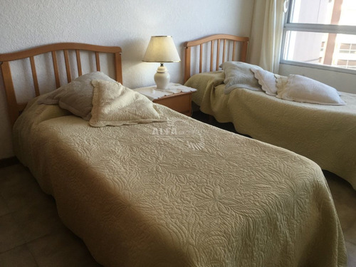 Imagen 18 de 28 de Apartamento En Venta En Punta Del Este, Mansa, Frente Al Mar! - Punta Del Este Peninsula