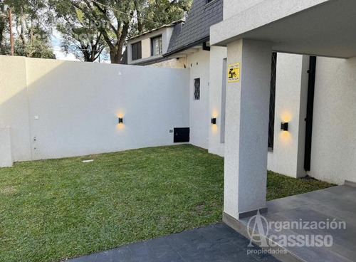Casa En Venta - Acassuso - Av Libertador Hacia El Río