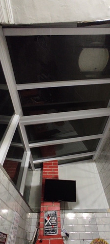 Sobrado De 2 Dorm. Com Sacada E Área De Churrasqueira.