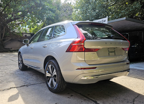 Volvo XC60 PLUS T8 AWD 462HP PHEV