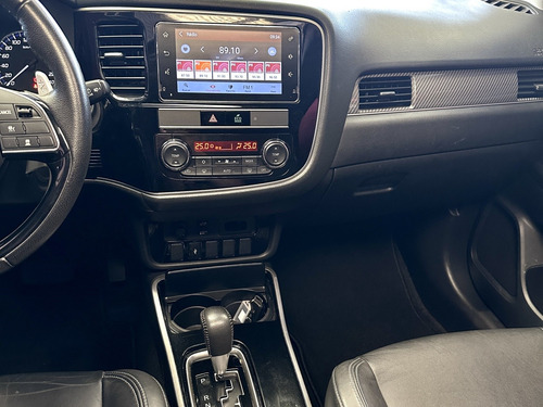 Mitsubishi Outlander 3.0 MIVEC V6 GASOLINA HPE-S AWD AUTOMÁTICO