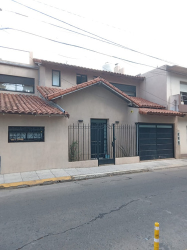 Casa En Venta Frente Al Colegio Ward 