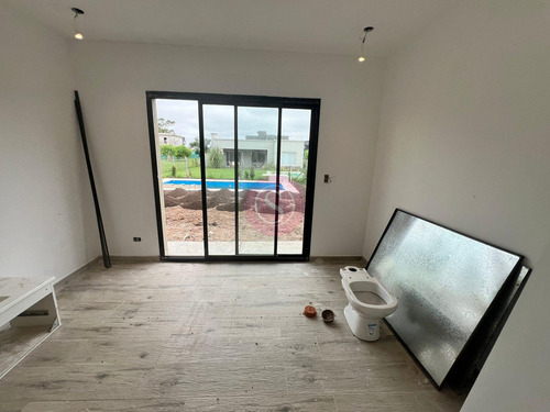 Casa En Venta En Barrio San Ramón, Pilar Del Este
