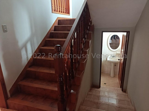 La Trigaleña Casa Dos Niveles En Venta Ubicada En Valencia 25-17173