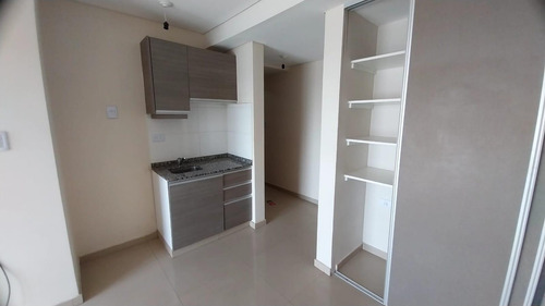 Monoambiente En Venta En Barrio Sur, Buenos Aires Al 500