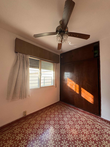 Se Vende Casa - 3 Dormitorios + Consultorio + Apartamento