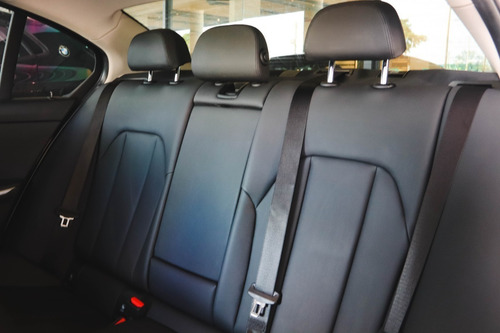 Imagem 4 de 12 de Bmw 330 I Sport