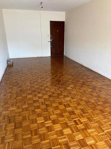 Acassuso, Departamento En Venta De 3 Ambientes En Excelente Estado
