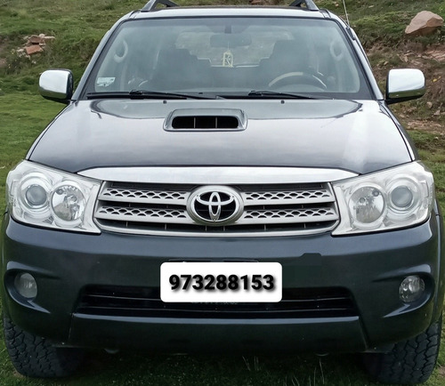 Toyota Fortuner Full 2011 Full