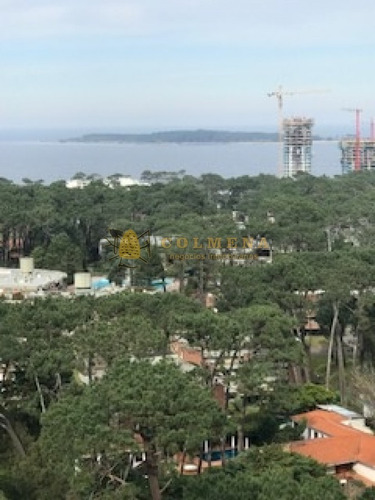 Apto En La Roosevelt De 2 Dormitorios, 2 Baños, 1 Toilette, Living Comedor, Escritorio, Balcón, Terraza, Cocina, Servicio Con Baño, Garaje.consulte!!!- Ref: 2017