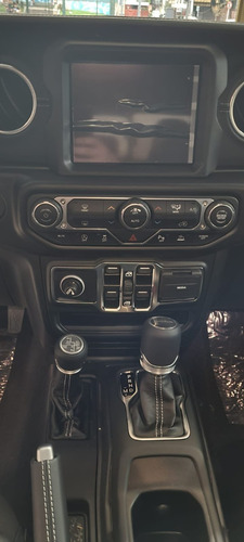 Imagen 14 de 17 de Jeep Gladiator Overland 2023