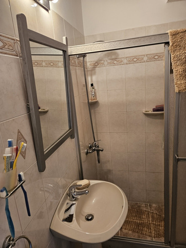 Buen Punto Piso Alto Vista Despejada 2 Dormitorios 1 Baño Cocina Definida Terraza Lavadero Proximo 8 De Octubre Y Parque Batlle