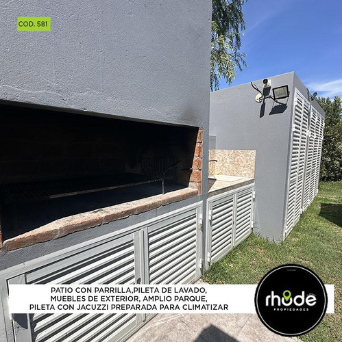 Casa Con Cuatro Dormitorios En Costa Del Este - Av. 5 E/ Madreselvas Y Malvones Al 1080