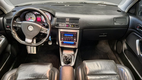 Imagem 4 de 8 de Volkswagen - Golf 1.6 Sportline - 2013