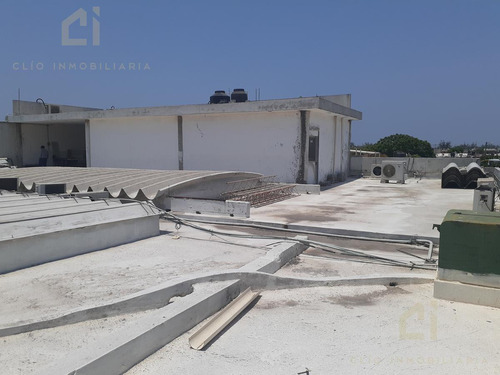 Edificio En Venta En Esquina Con Salones Para Eventos Diversos Y Oficinas Todo Climatizado