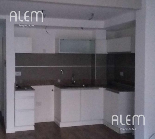 Departamento En Venta En Banfield | 2 Ambientes | Balcón Y Cochera