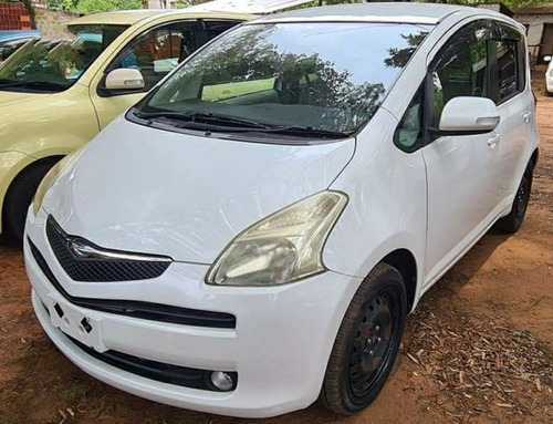 Imagen 5 de 10 de Toyota Ractis 2007 Ractis Nafta 1.3 5