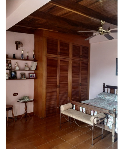 Casa Acogedora En Dos Niv Urb. Panorama El Barbecho Los Teques