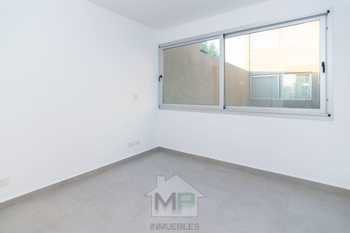 Venta De Departamento 2 Ambientes Con Cochera En Villa Luro