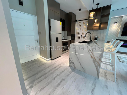 Maravilloso Apartamento En Alquiler Con Inmejorable Ubicación La Castellana. Jose Guerrero. Cod: 25-22463.