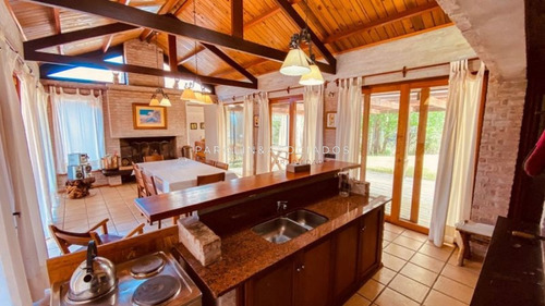 Casa En Venta De 3 Dormitorios En Tio Tom Punta Ballena- Ref: 4351