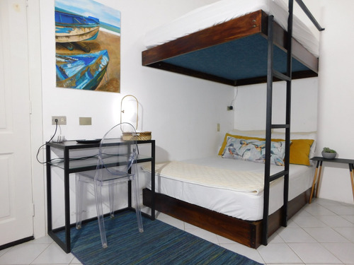 Salinas Sector Malecón Yacht Club- Ubicación Central A 3 Cuadras Playa- Mar Departamento Tipo Estudio Amoblado Equipado Área Tranquila-segura- Comercial
