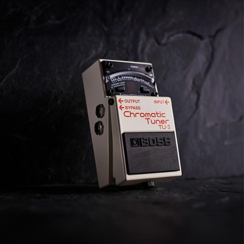 Pedal Afinador Cromático Tu-3 Con Derivación Para Guitarra Blanco