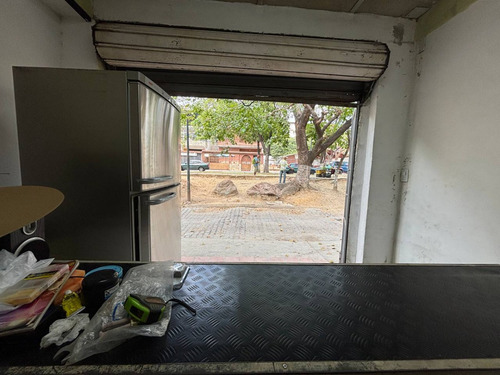 Ji 25-18345. En Venta Terreno De 240m2 Con Bienhechurías, Ubicado En Guatire.
