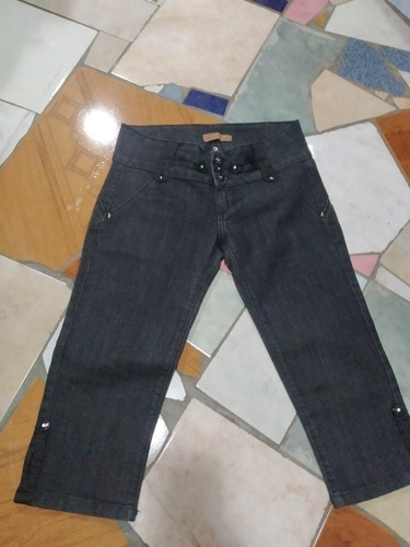 Bermuda De Jeans Pantalon 3/4 Talla M En Oferta (Usado)