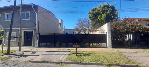 Casa Multifamiliar En Buena Ubicacion En Chilavert