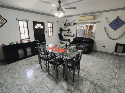 : Venta Casa En Jose Leon Suarez De 3 Ambientes Con Cochera, Quincho Y Jardín